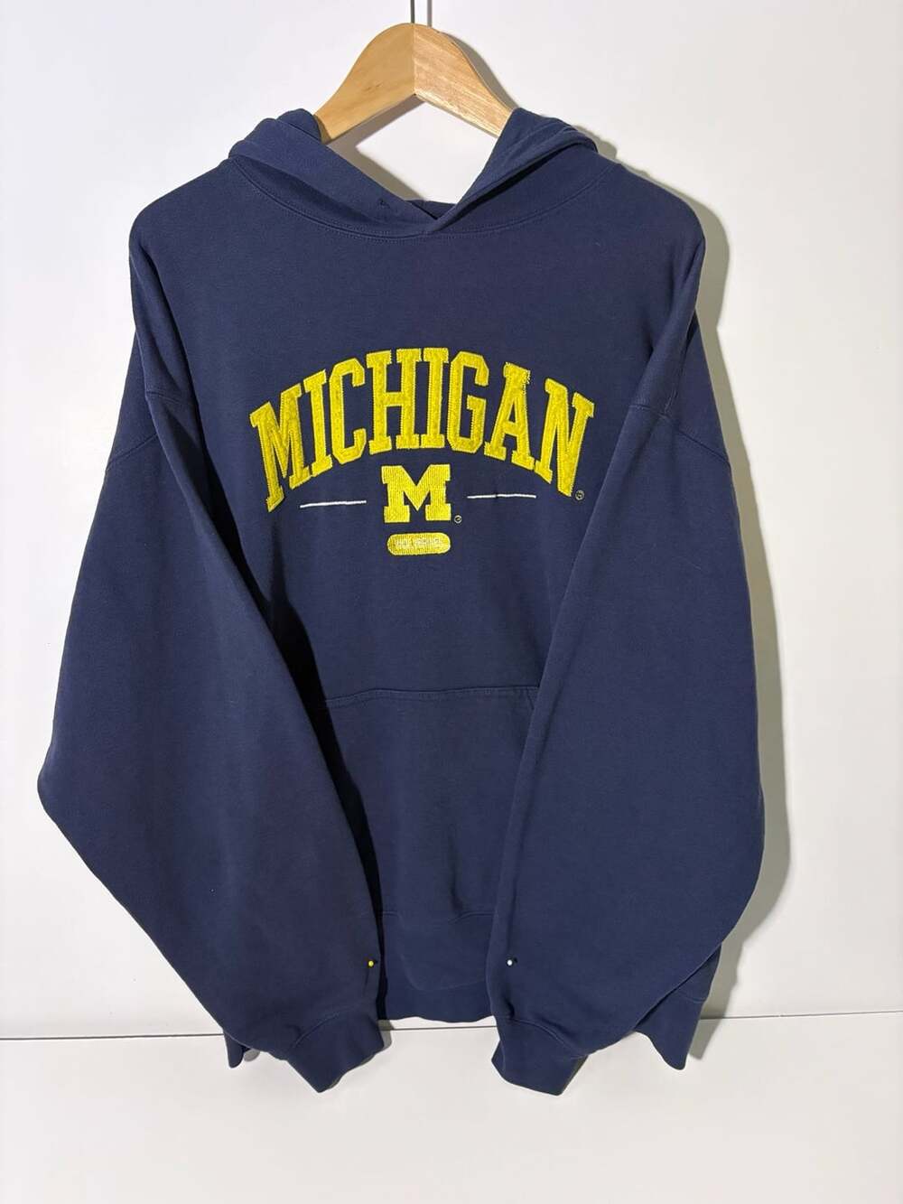 J. America Michigan Wolverines Hoodie Size XL Navy Blue Embroidered